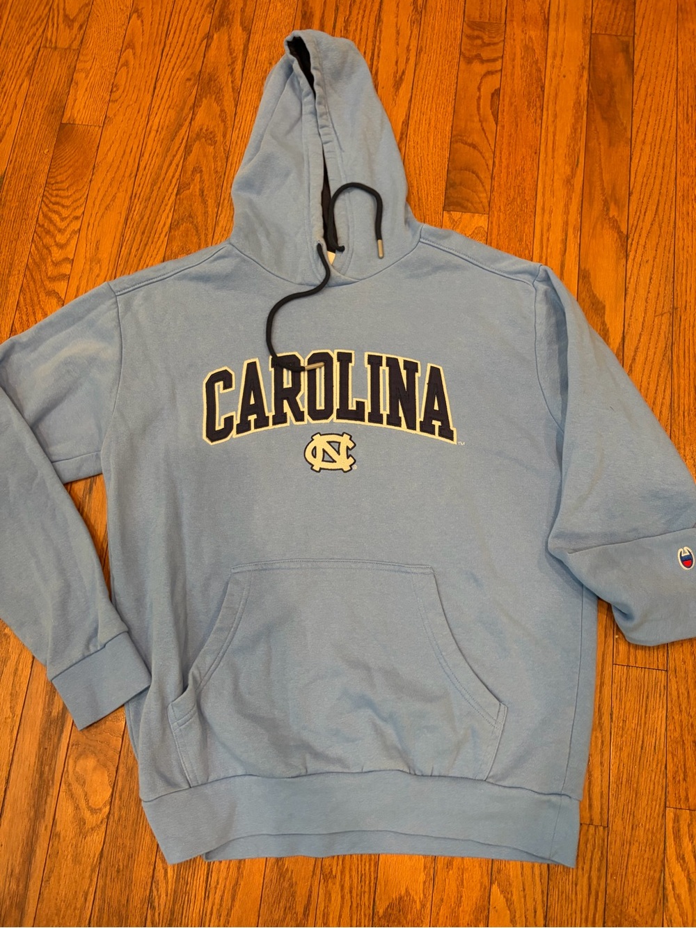 Carolina Men’s Champion Pullover Hoodie medium